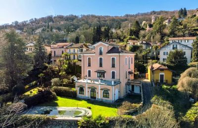 Character Properties, Part of a historic villa with pool and lake view in Stresa Binda