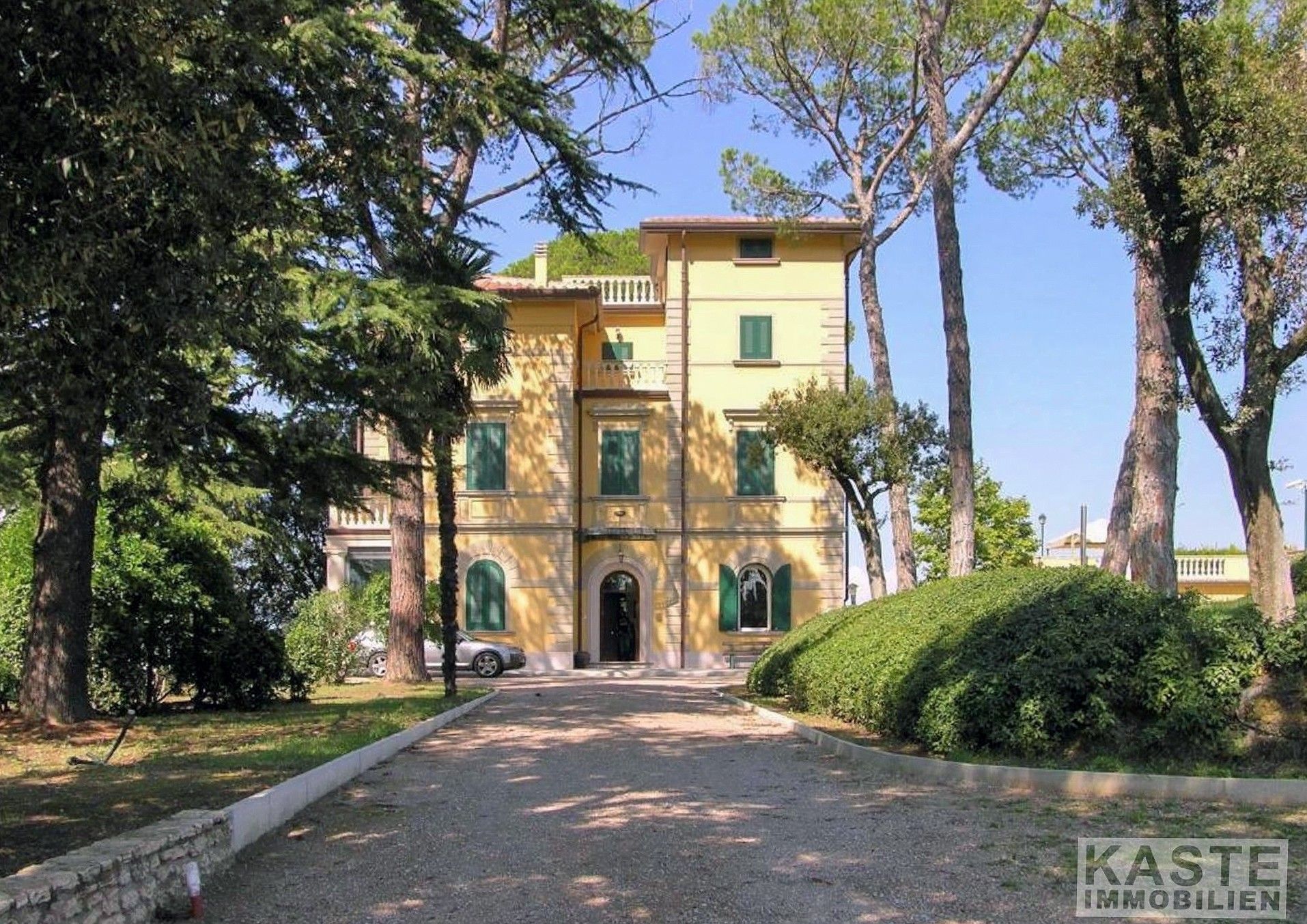 Photos Tuscany Villa with 5 ha of Land and Vineyard