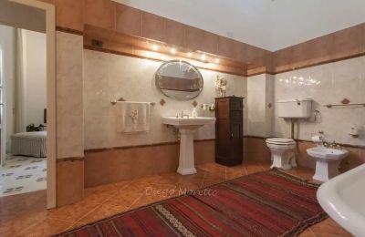 Historic Villa for sale Lecce, Apulia:  Bathroom