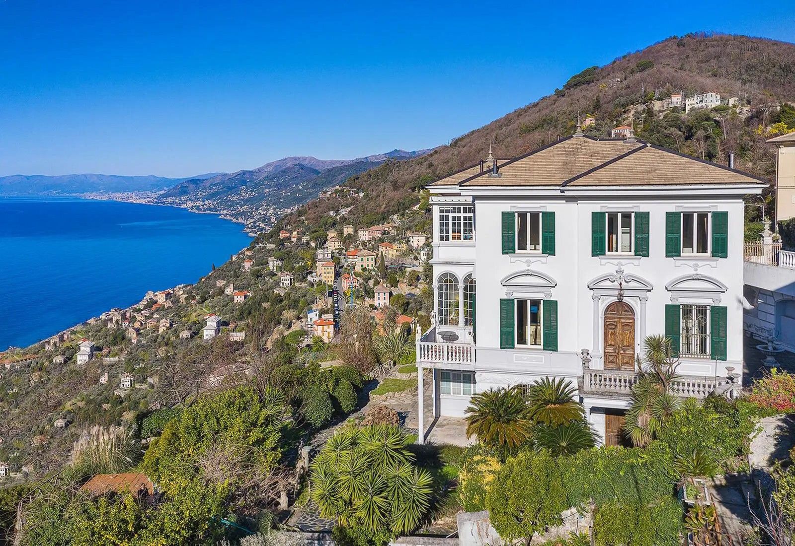 Images Exclusieve historische villa in Ligurië met fantastisch uitzicht op zee