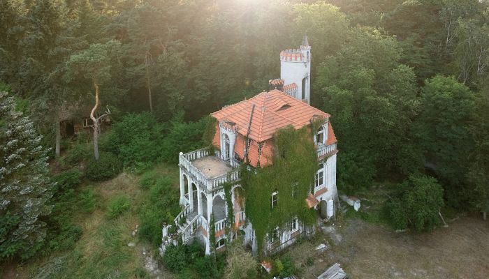Polands Amazing Places: Villa Gąseckich in Józefów