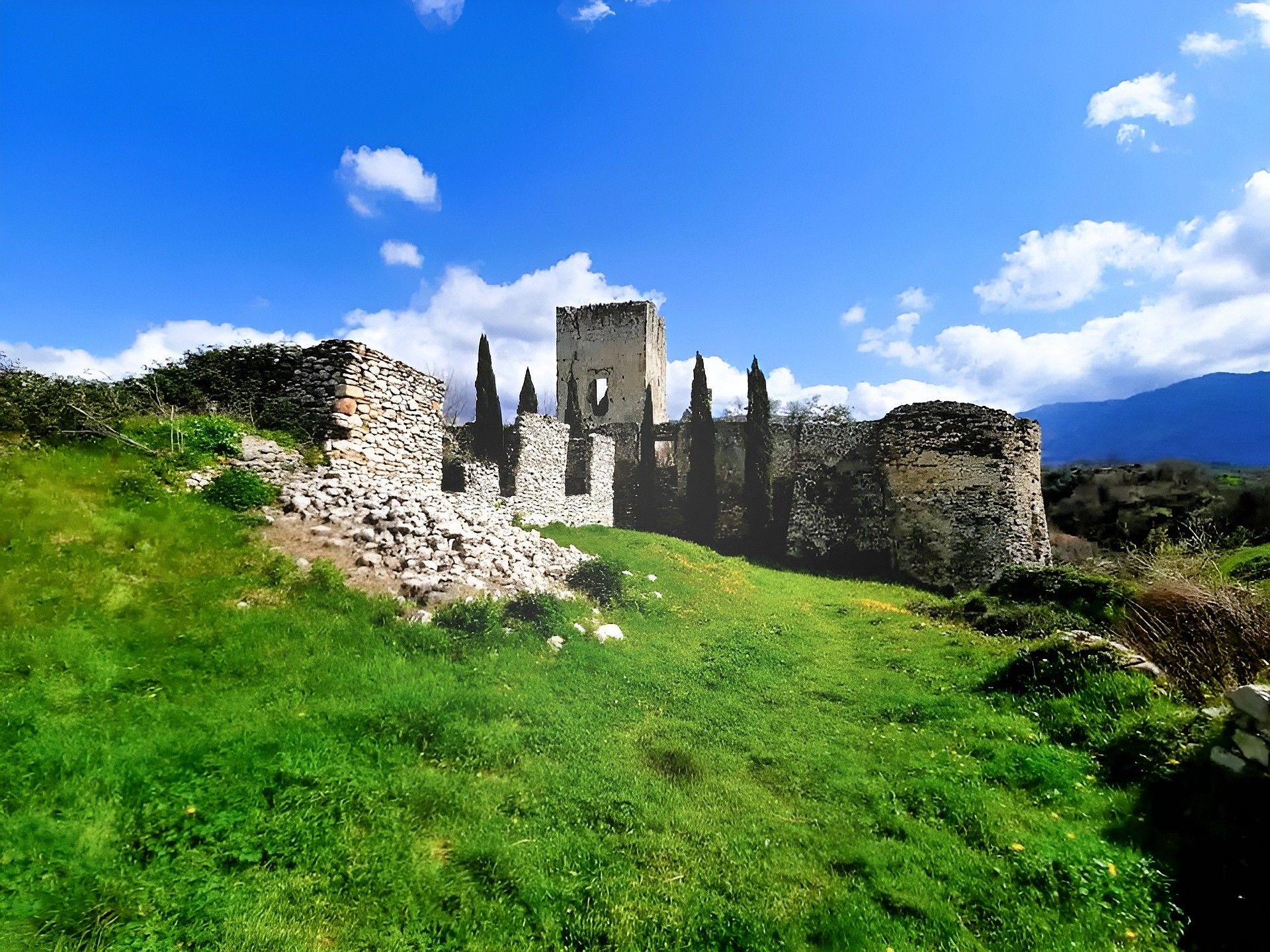 Photos Medieval village with castle ruins near Rome
