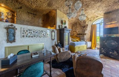 Castle for sale Civita di Bagnoregio, Lazio:  