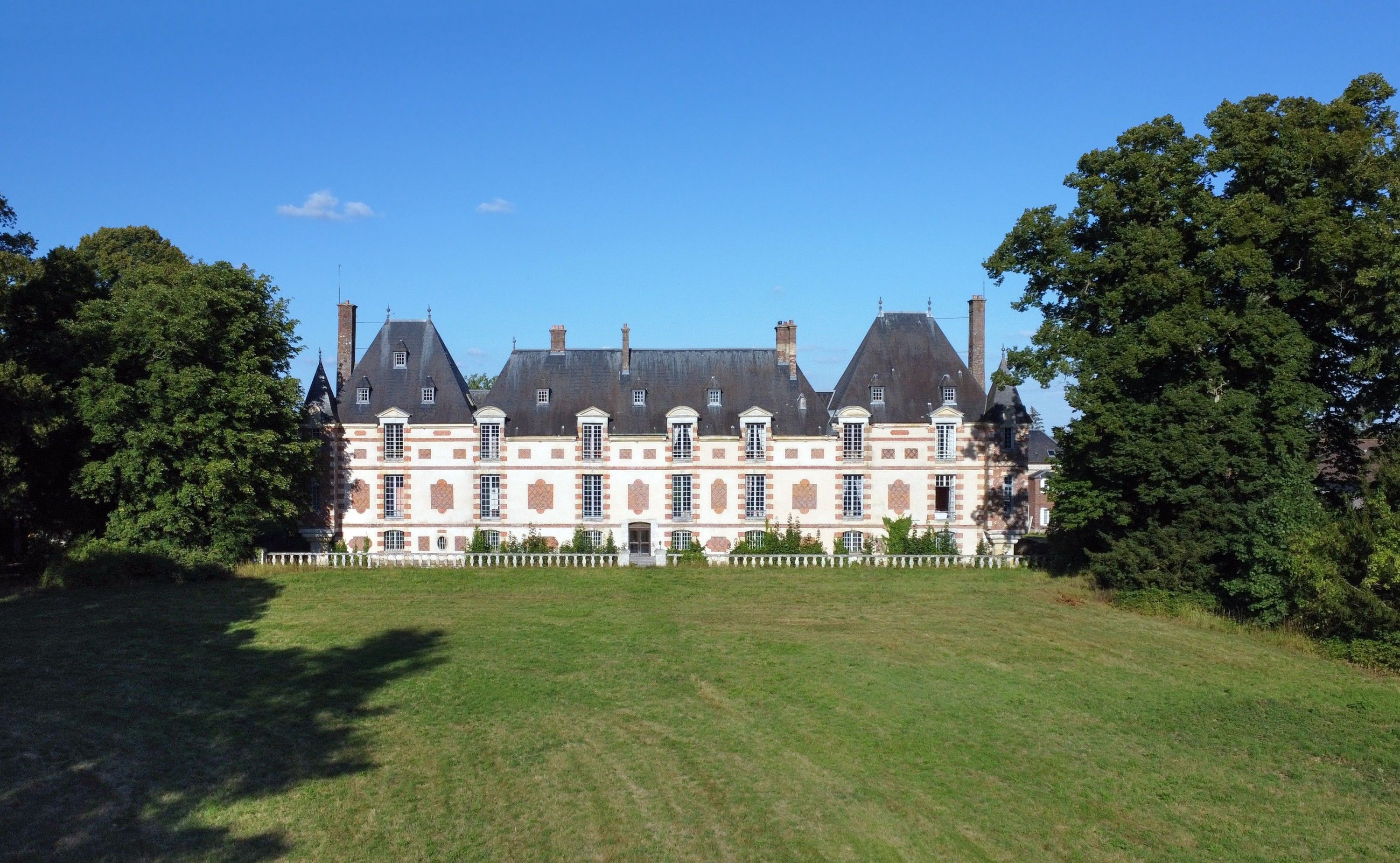 Château Louis XIII: kasteel in Normandië bij Parijs, Kasteel te koop