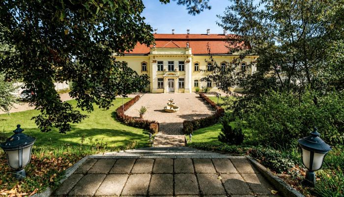 Art Nouveau mansion with park in Western Slovakia