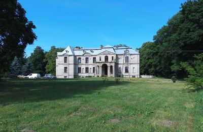 Castle for sale Więsławice, Kuyavia-Pomerania, Front view