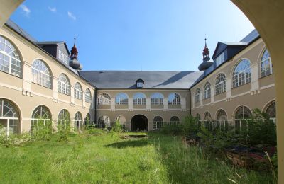 Castle for sale Olomoucký kraj, Courtyard