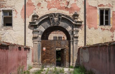 Castle for sale Kounice, Zámek Kounice, Středočeský kraj, Entrance