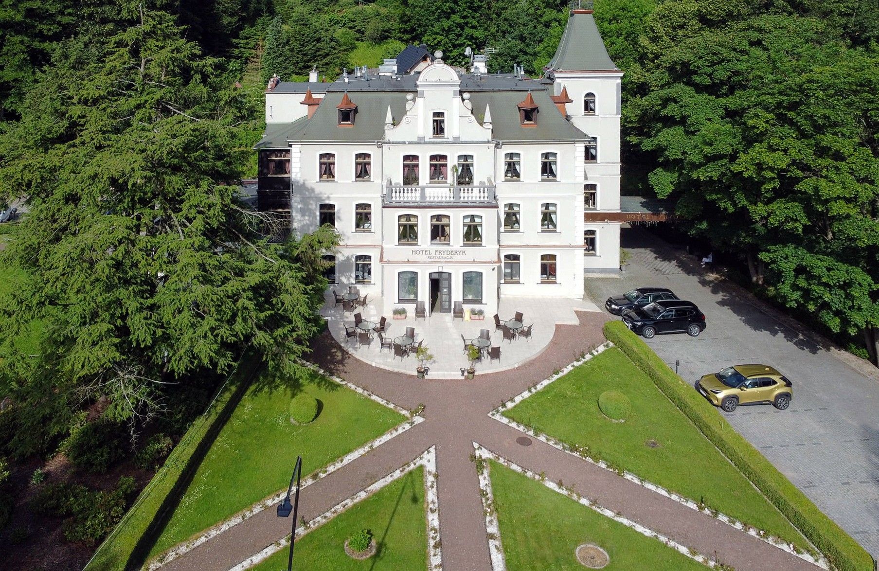 Photos Historic hotel in spa town of Duszniki-Zdrój