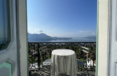 Historic Villa for sale Bee, Piemont, Balcony