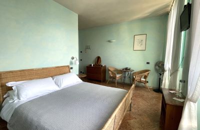 Historic Villa for sale Bee, Piemont, Bedroom