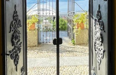 Historisk villa til salg Bee, Piemonte, Eingang