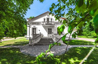 Castle for sale 05-332 Żaków, Mazovia, Side view