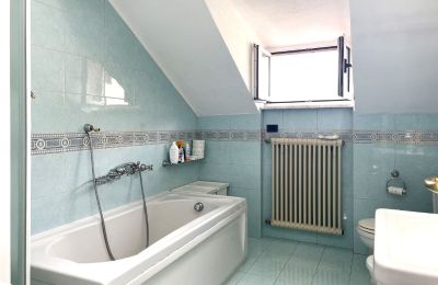 Period Apartment for sale Luino, Lombardy, Bathroom