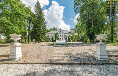 Manor House Pstrokonie, Łódź Region