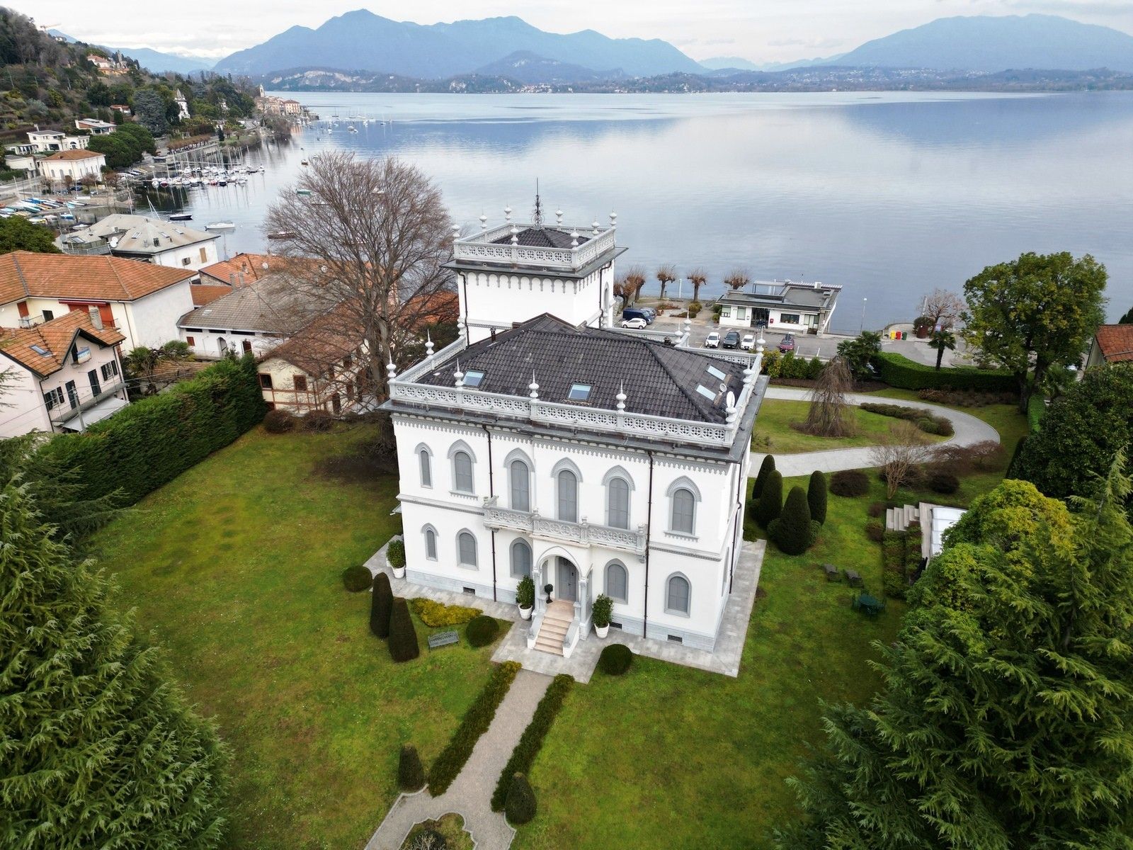 Photos Exclusive Belle Epoque residence on Lake Maggiore