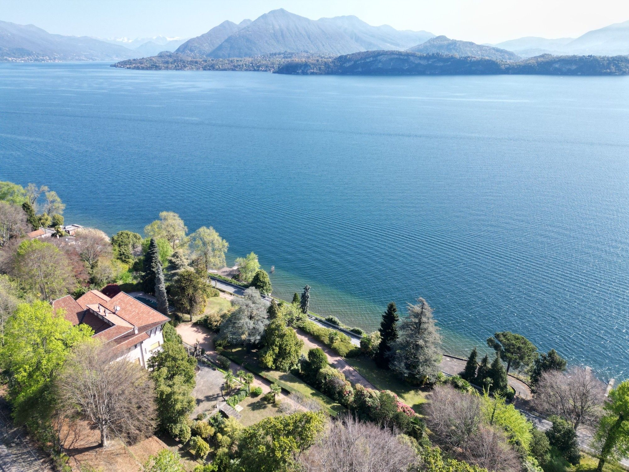 Photos Stately villa with annexe, pool, garden, jetty and private beach