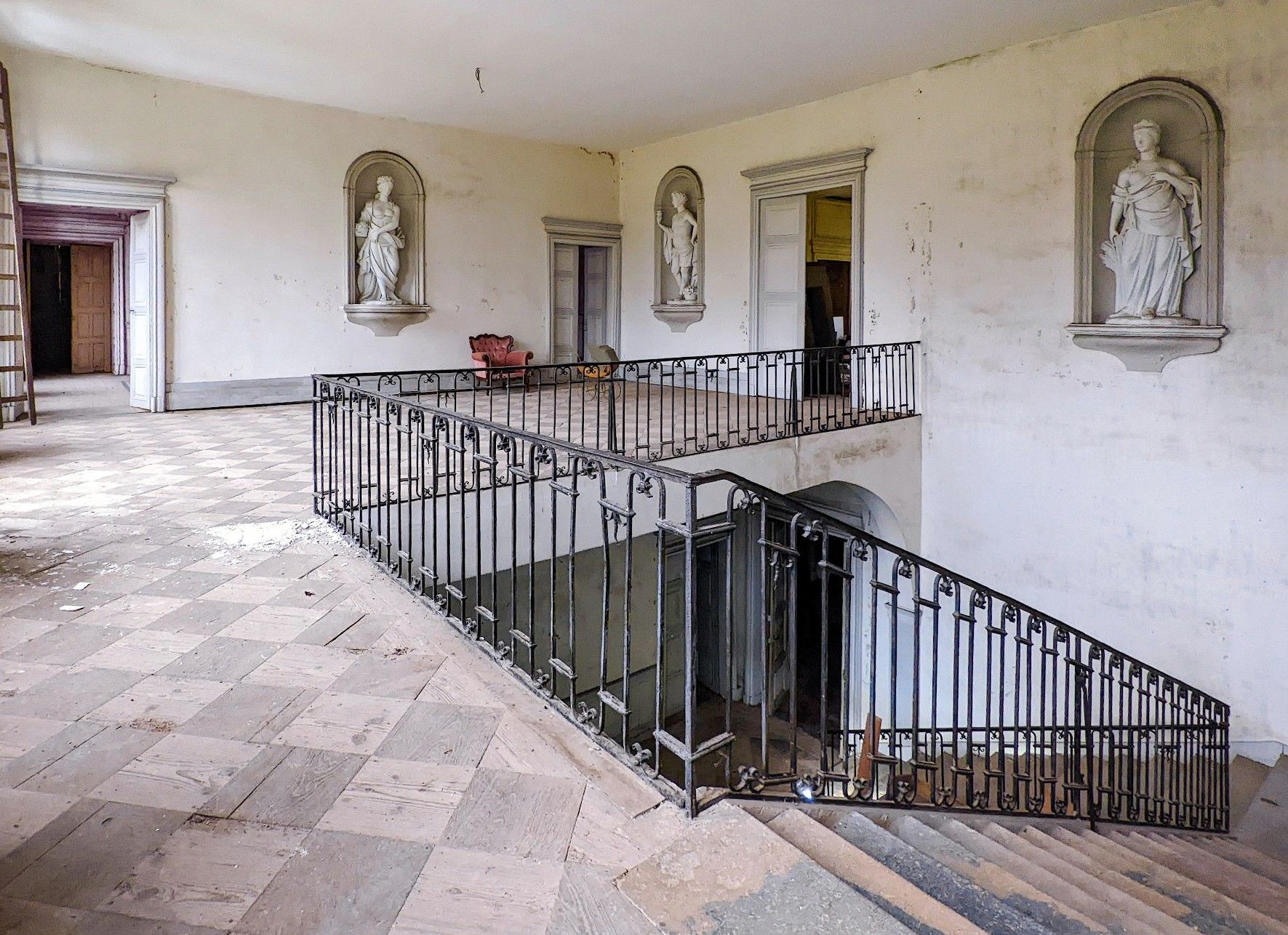 Photos New Price: Château in Burgundy-Franche-Comté, Near Swiss Border