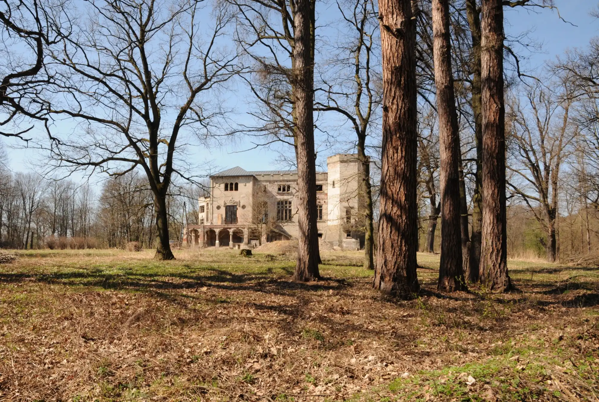 Billeder Inspireret af skotske slotte - nygotisk palads i det sydlige Polen