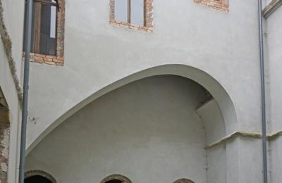 Medieval Castle for sale Zagórzany, Lesser Poland, Courtyard