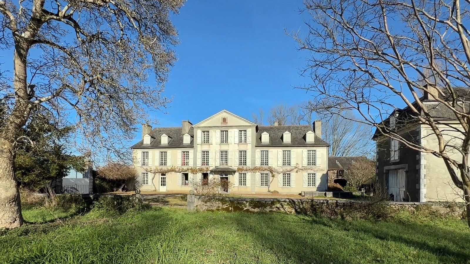 Photos Manor near Pau – Country side living at the Foot of the Pyrenees