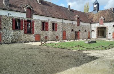 Castle for sale Burgundy-Franche-Comté, Outbuilding