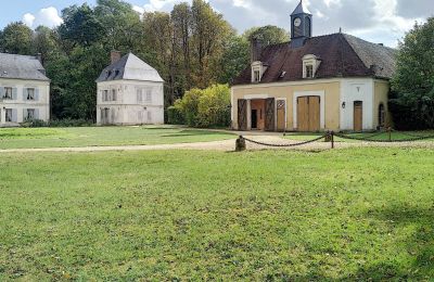 Castle for sale Burgundy-Franche-Comté, Outbuilding