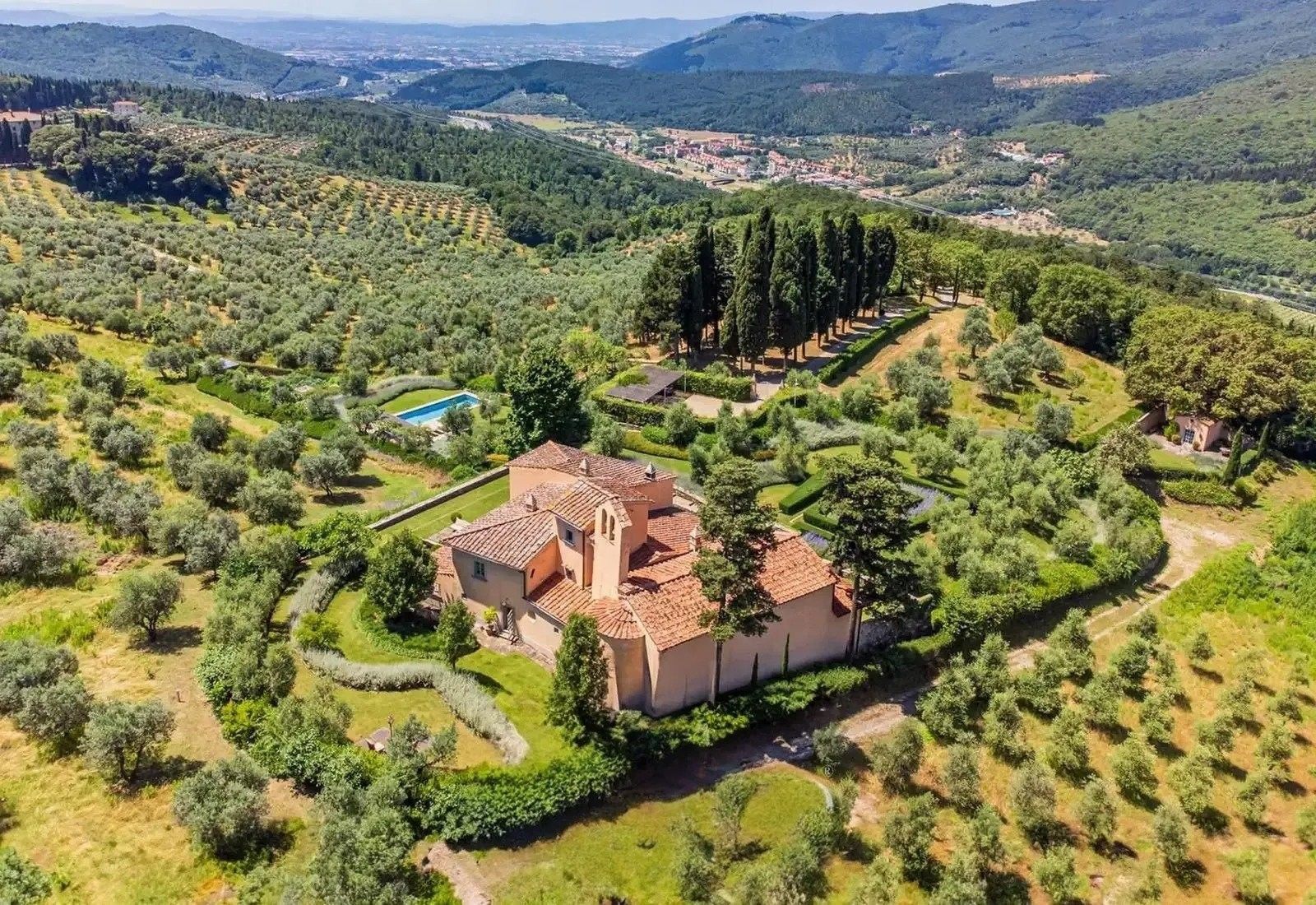 Photos Exclusive Renaissance-era property on the hills of Florence