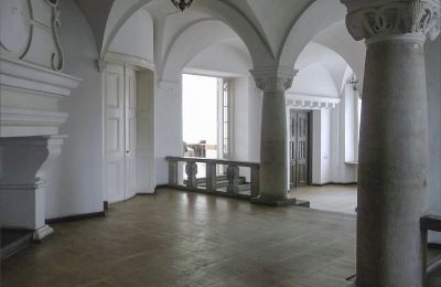 Neo-baroque Paul Korff Manor for auction in Płoty, West Pomerania, Entrance Hall