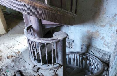 Castle for sale Dobrocin, Pałac w Dobrocinie, Warmia-Masuria, Secondary Staircase