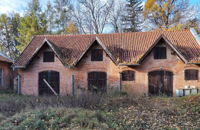 Castle for sale Dobrocin, Pałac w Dobrocinie, Warmia-Masuria, Outbuilding