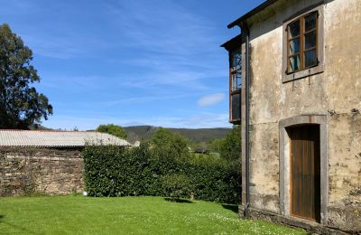 Country home for sale Moeche, Sta Cruz de Moeche, Galicia, Patio delantero