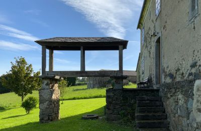 Country home for sale Moeche, Sta Cruz de Moeche, Galicia, Hórreo