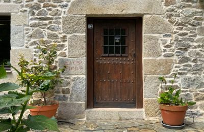 Country home for sale Xove, Acevedo, Galicia, Entrance