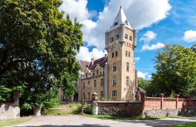 Dobrowo Manor: Open Tender, Tower