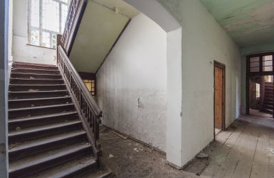 Dobrowo Manor: Open Tender, Hallway