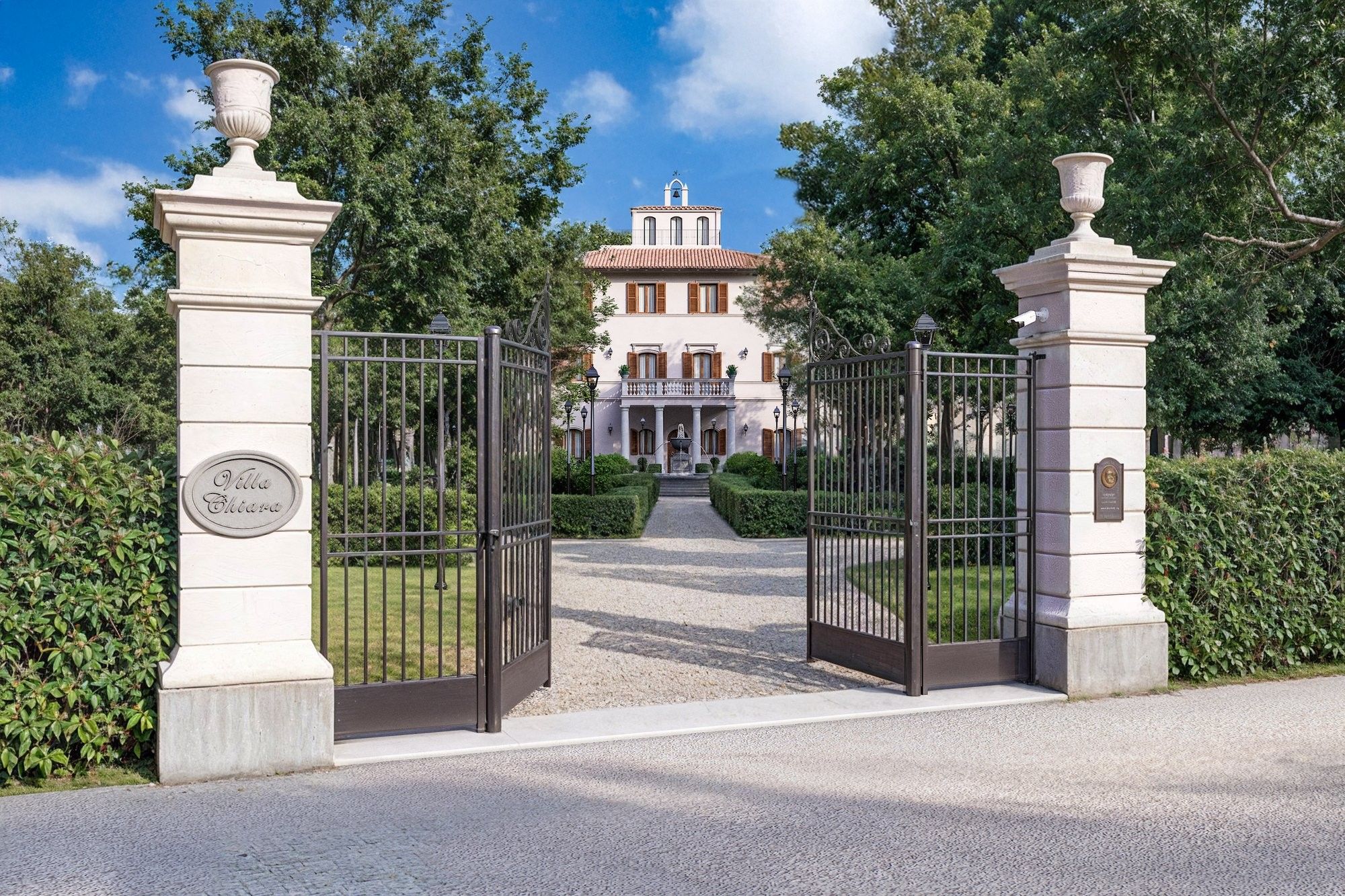 Photos Tuscan country estate with mansion, chapel and outbuildings – 59.3 acres