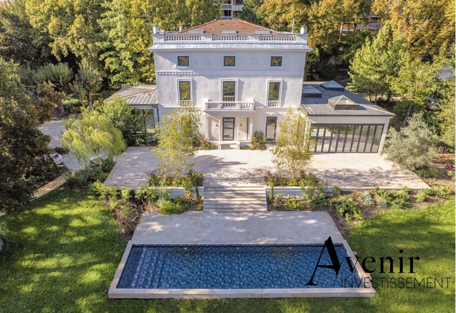 Photos Private mansion on the banks of the Saône with park