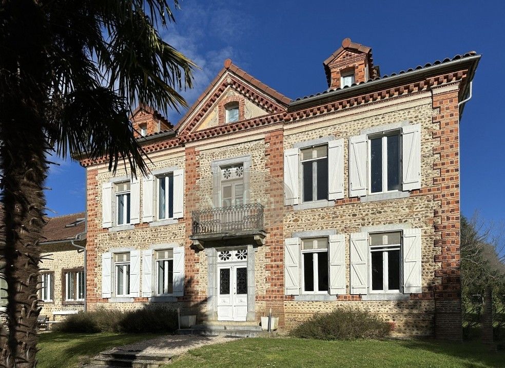 Photos Country property with guest accommodations