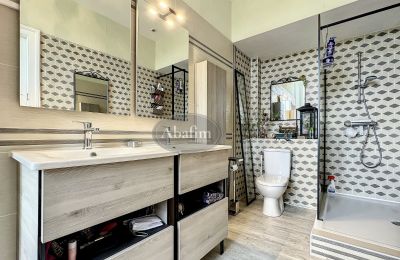 Country home for sale Rodez, Occitania, Bathroom