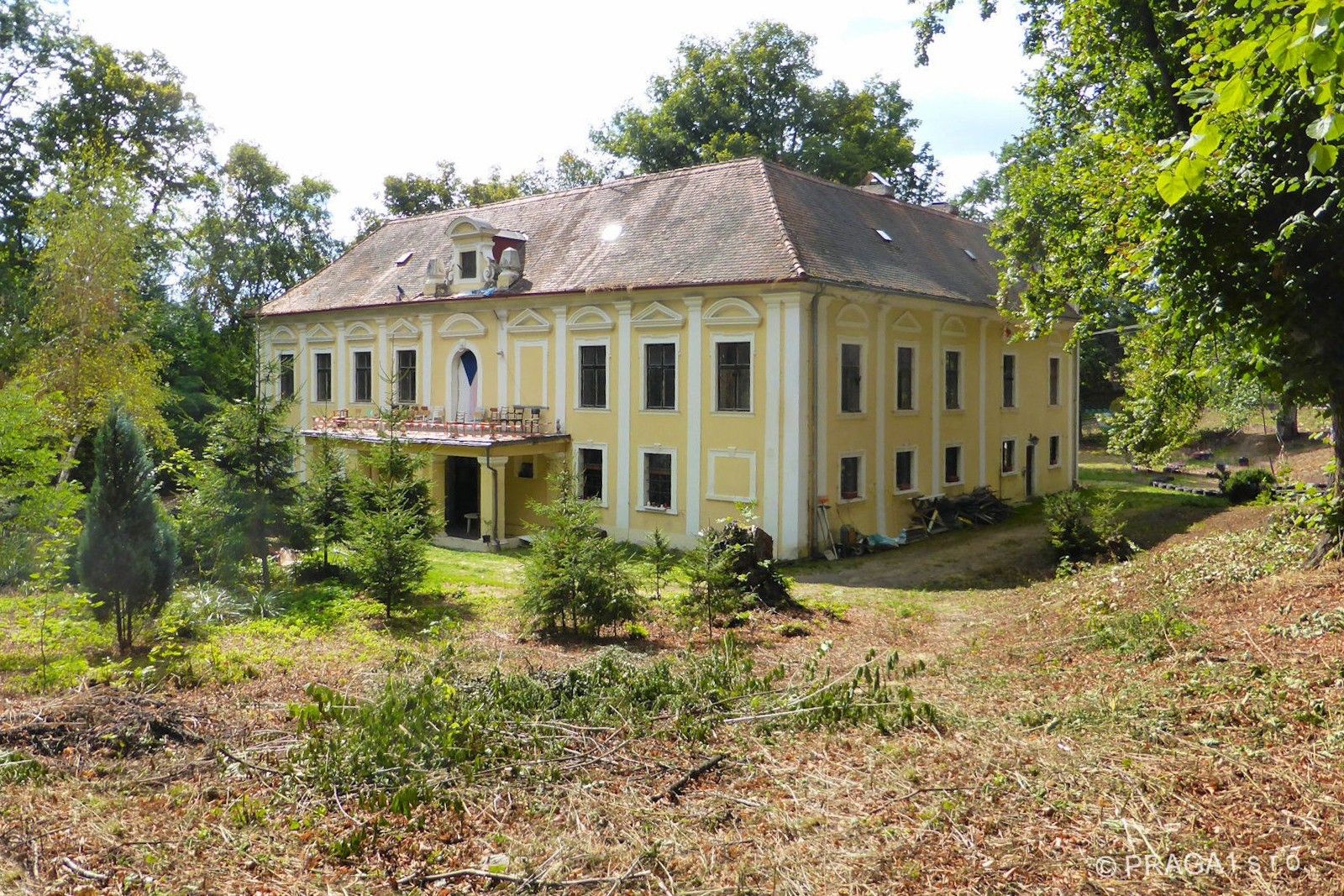 Photos Baroque chateau in western Bohemia for sale