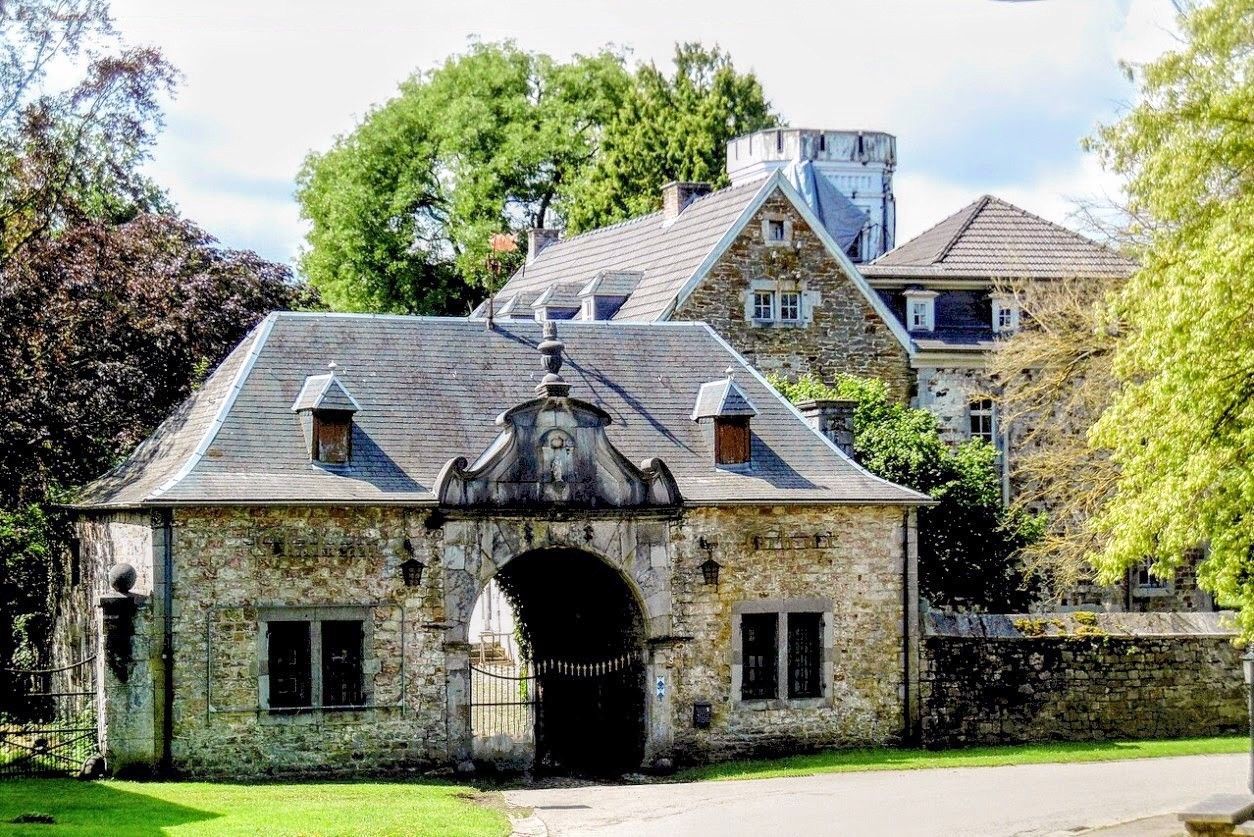 Photos Château Thor Near the Belgium-Germany Border