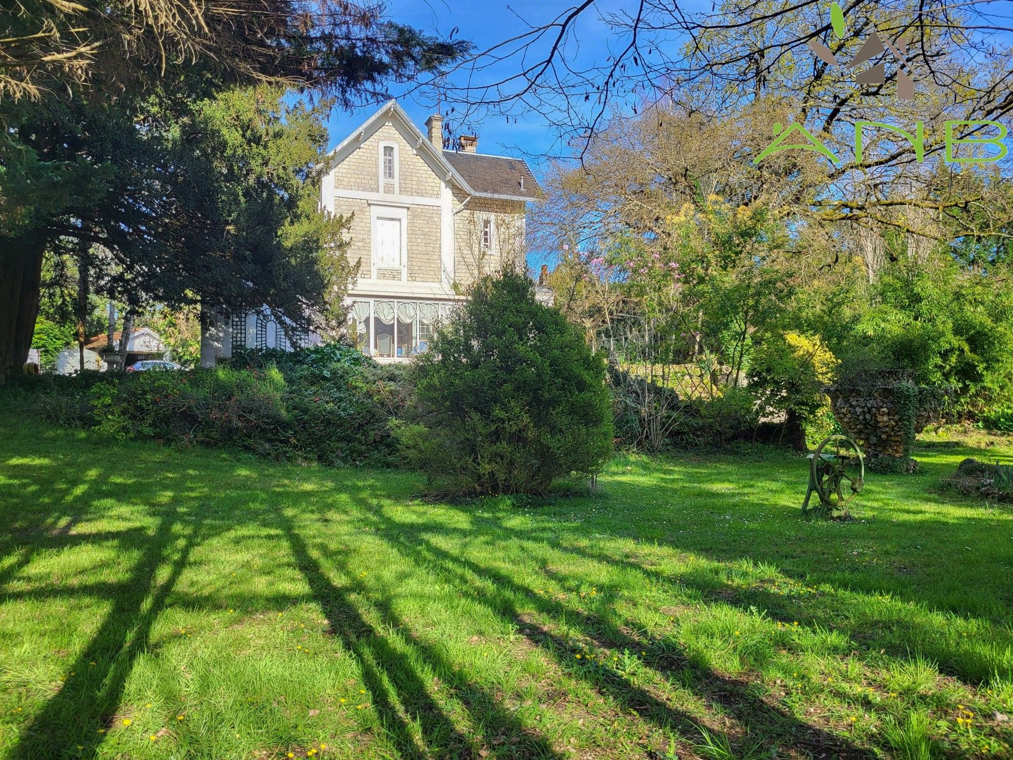 Photos Country mansion with large garden, Charente-Maritime