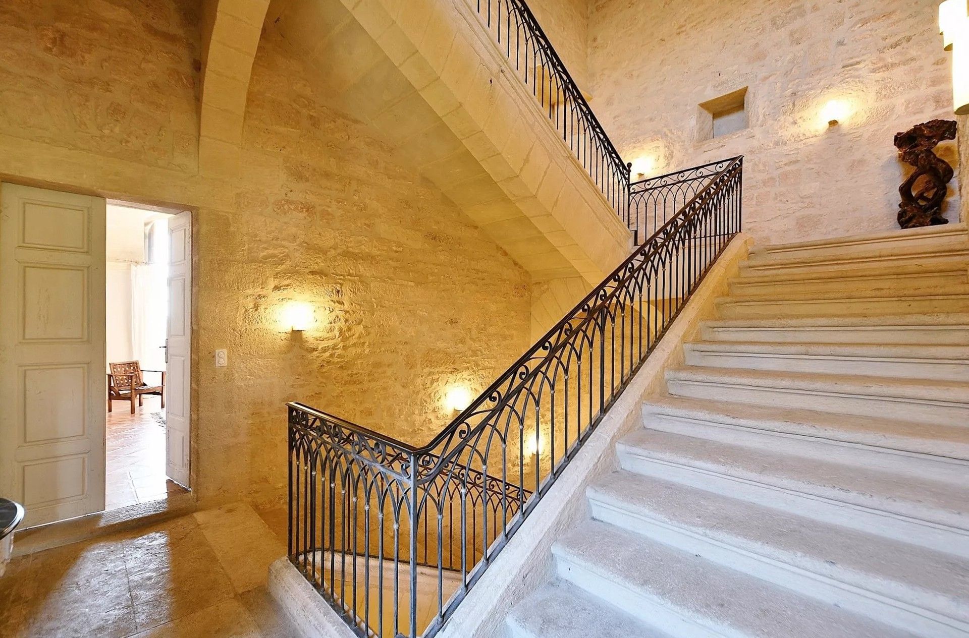 Photos Castle near Uzès - a perfect symbiosis of antiquity and modernity
