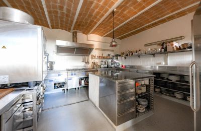 Manor House for sale Uzès, Occitania, Photo 18/32