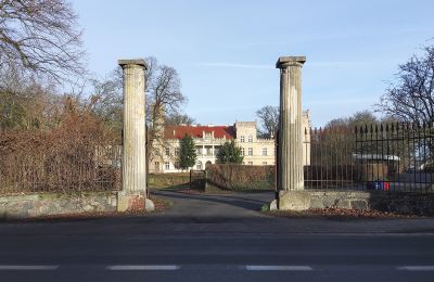 Castle for sale Gościeszyn, Pałac w Gościeszynie, Greater Poland, Access