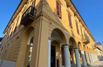 Urban palace for sale Soresina, Lombardy, Photo 2/36