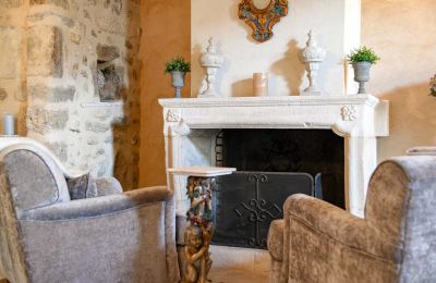 Historic property for sale Uzès, Occitania, Fireplace