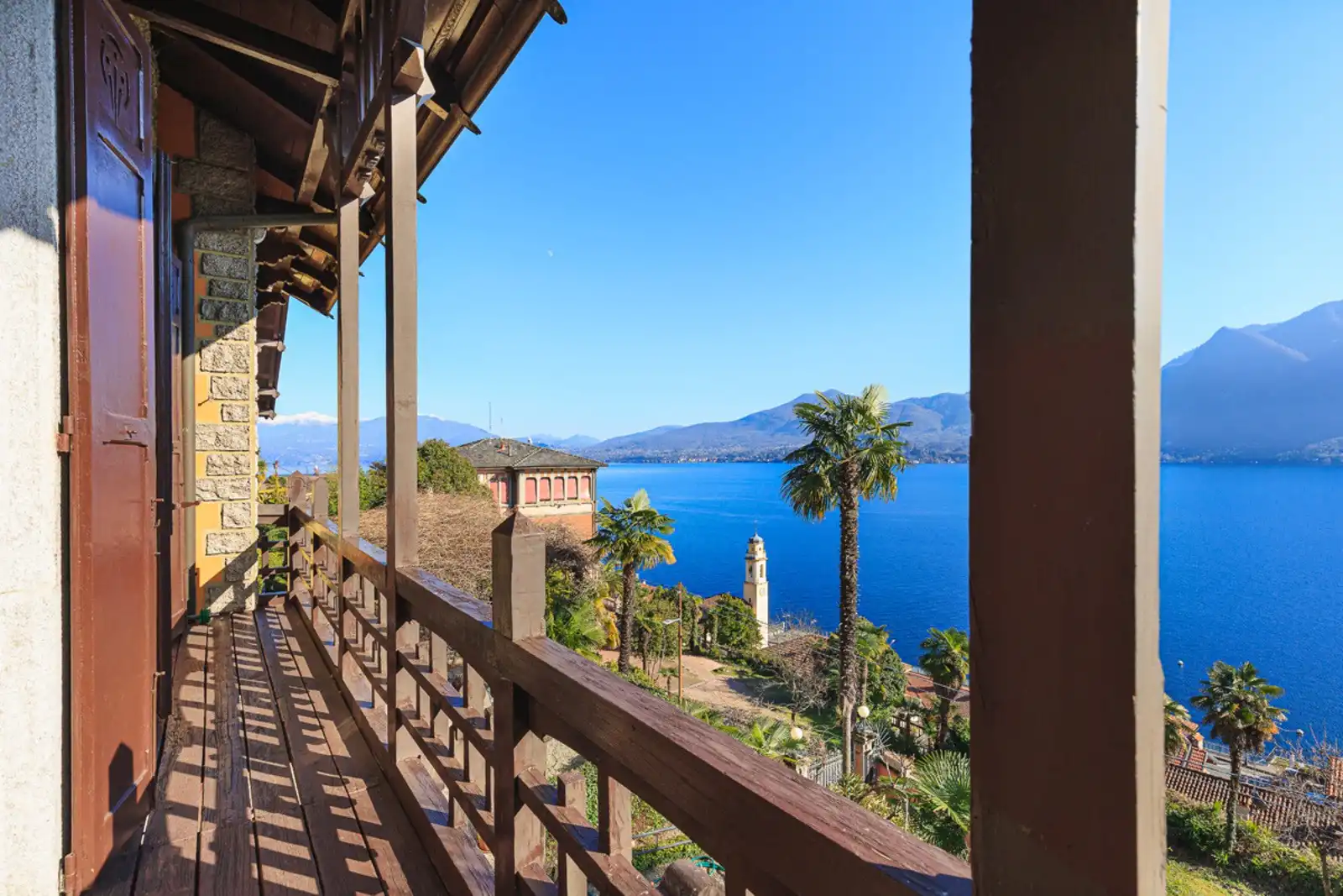 Photos Historic Lake Maggiore residence in Ghiffa with park and lake view