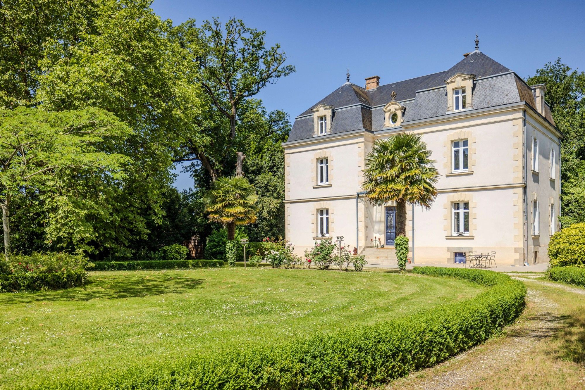 Photos Charming 19th century château - 30 minutes from the beaches